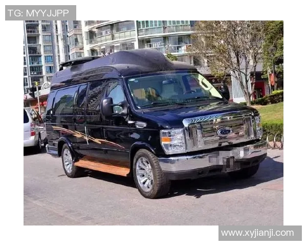 足球明星与豪车的完美结合揭秘豪华座驾背后的故事与风采