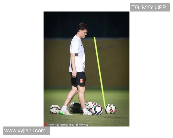 足球明星纷纷点赞陈宁的球技与领导力展现出卓越的职业素养与人品魅力 足球明星纷纷点赞陈宁的球技与领导力展现出卓越的职业素养与人品魅力